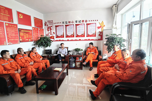 051685952956139627.jpeg 余队.jpg